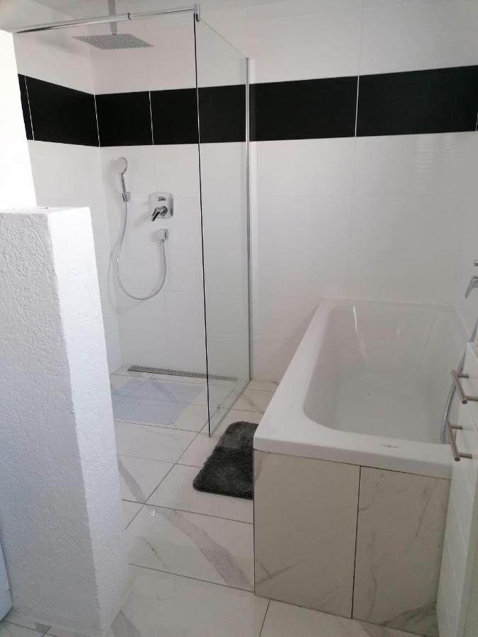 Schoene Einliegerwohnung In Hechingen Εξωτερικό φωτογραφία
