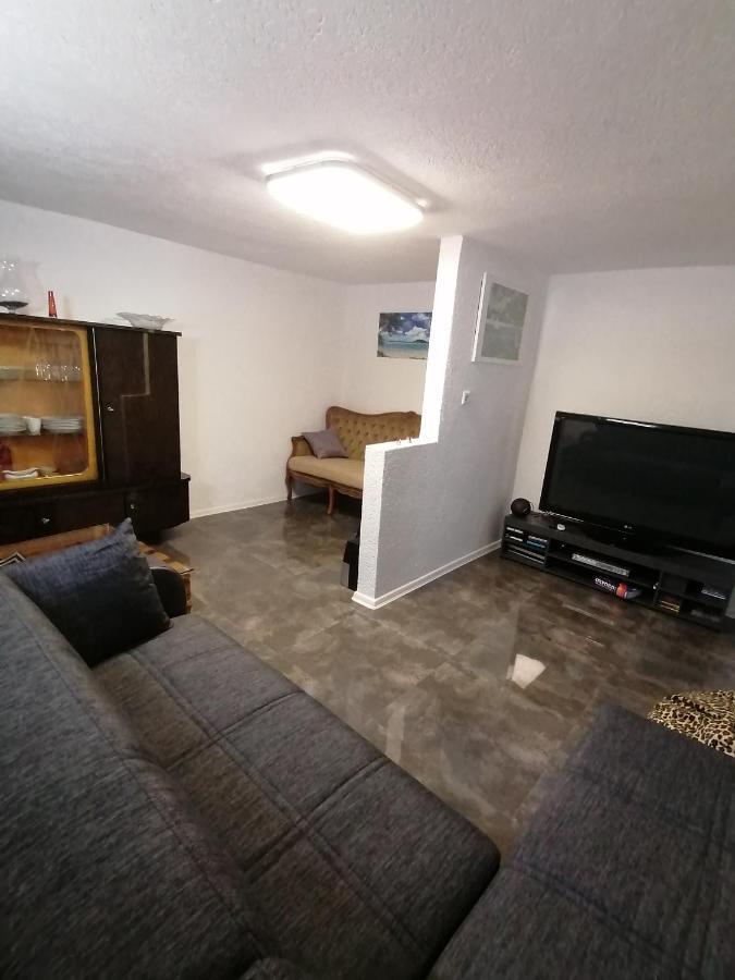 Schoene Einliegerwohnung In Hechingen Εξωτερικό φωτογραφία
